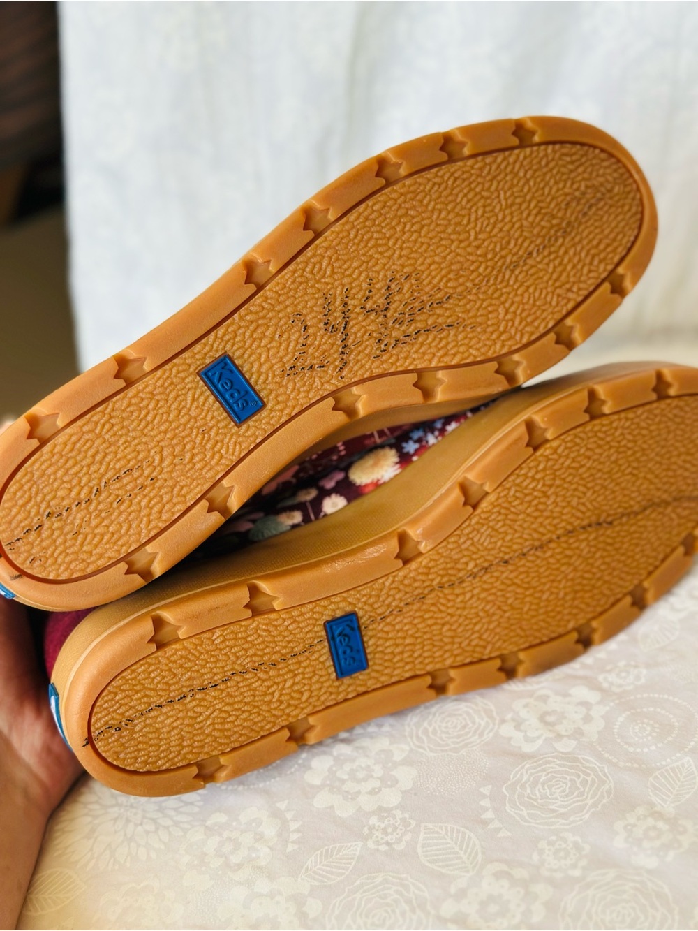 NWT 7.5 Keds Burgundy Floral Sherpa Lined High Top Sneakers Cozy Winter Shoes - Picture 6 of 7